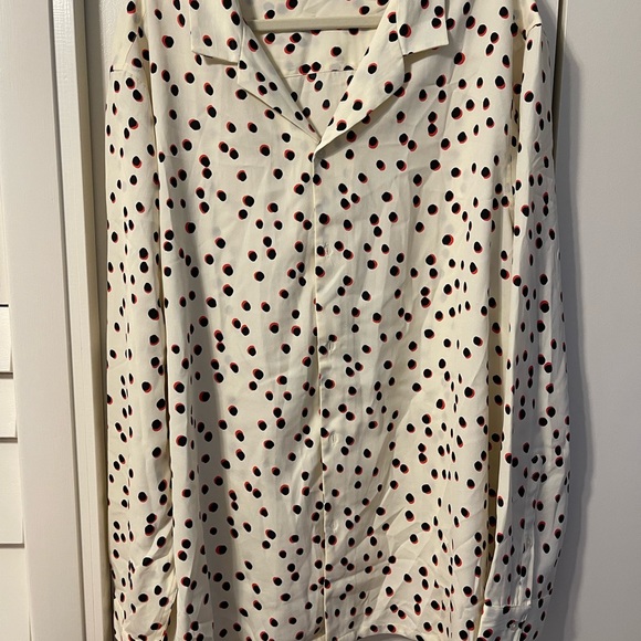 Button down - Picture 3 of 3